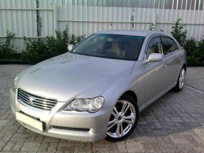 Автостекла Toyota Mark X c установкой в Москве